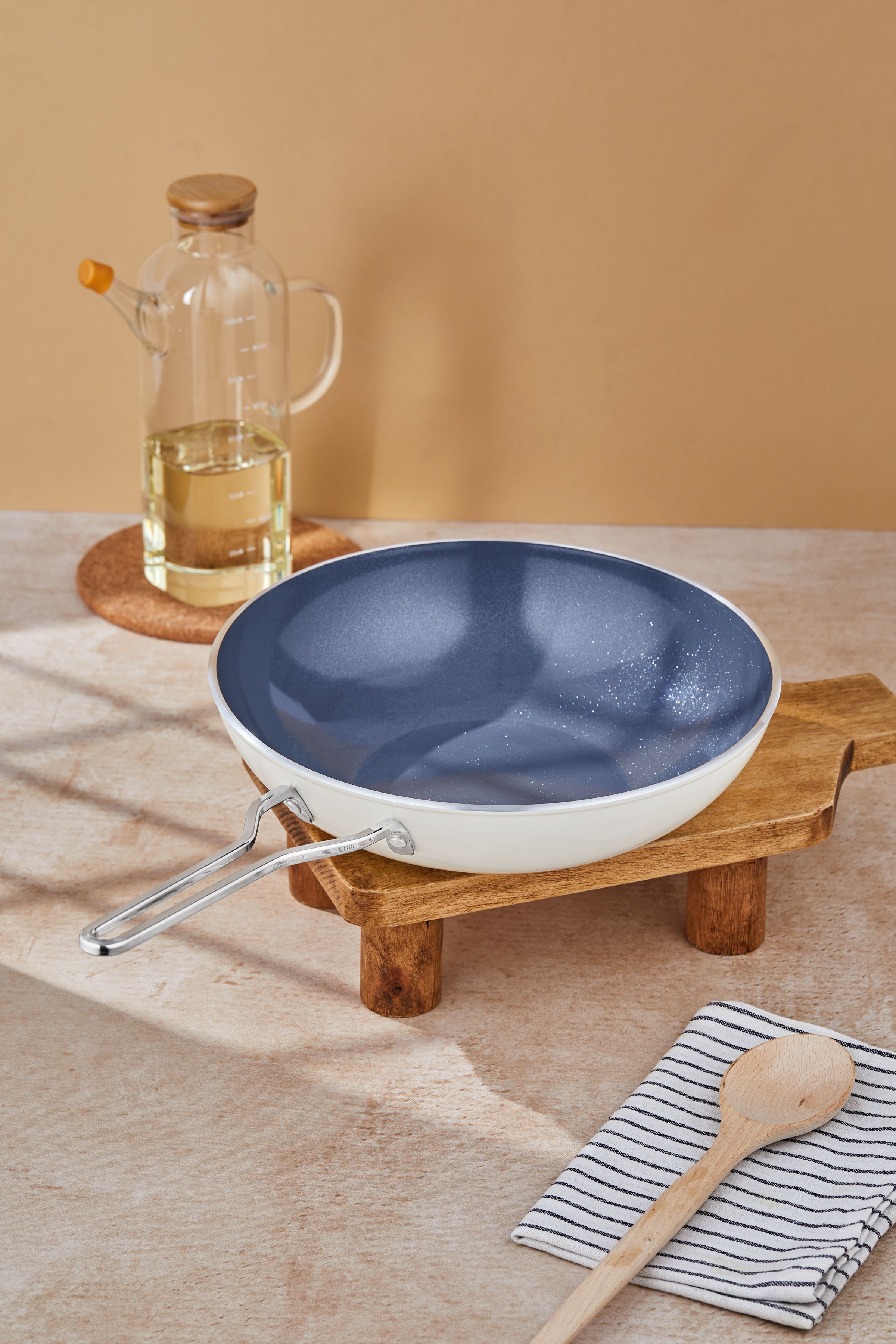 Taç Sera Feel Seramik Yanmaz Yapışmaz Wok Tava 28 cm / Beyaz görsel 4